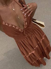 SHEIN EZwear 棕色编织刺绣连衣裙，露背领，女士度假风格 - 棕色 - 查看 3