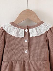 SHEIN 女婴荷叶边领长袖连体衣，花卉乡村风秋冬款