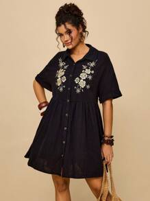 Travachic 大码休闲棉质花卉刺绣黑色衬衫领蝙蝠袖拼布连衣裙