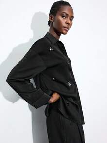 Maija Modisches und vielseitiges Satin-Hemd mit Pailletten-Verzierung, moderner urbaner Lässig-Fashion, Business-Lässig-Büromode für Frauen, zurückhaltender Old-Money-Stil, mühelos elegante Ausstrahlung, hochwertige urbane Pendlermode, hochwertige Flughafen-Damenmode, hochwertiges Material, moderne Party-Mode, funkelnde Pailletten-Bluse für Partys und Zusammenkünfte - Schwarz - Übersicht 1