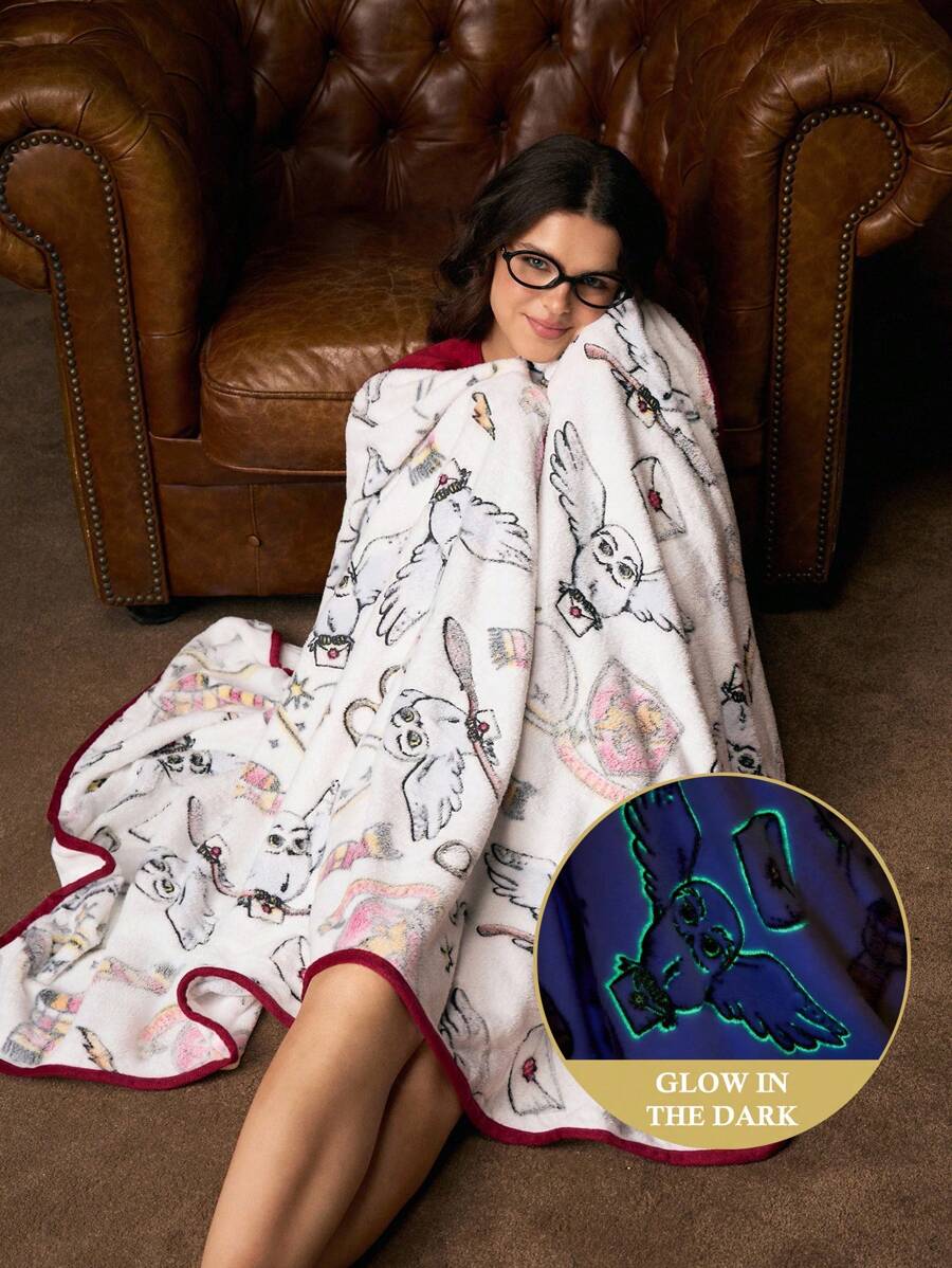 HARRY POTTER X SHEIN 1 Buah Selimut Flanel Hedwig yang Bercahaya dalam Gelap, Lembut & Hangat, Tidak Rontok, Tersedia Berbagai Ukuran untuk Sofa, Tempat Tidur, Waktu Tidur Siang, Natal, Ide Hadiah - MultiWarna - View 1