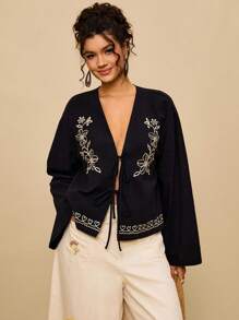 SHEIN TRVLCHIC 大码度假雪纺复古印花长袖前系带宽松短款黑色花卉刺绣假日休闲衬衫，适合女士秋季 - 黑色 - 查看 7