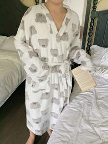Dazy Plus 卡通图案花卉保暖V领宽松系带长睡袍，大码女式睡衣，秋冬季保暖款 - 白色 - 查看 5