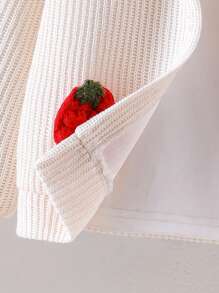 SHEIN Chaqueta de moda para otoño/invierno para niñas (talla pequeña) con decoración de fresa roja linda y cómoda de manga larga en color beige