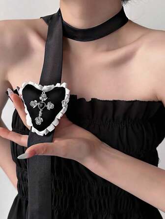 Goth Collar largo ajustable con colgante de flor de rosa vintage y cruz, estilo dulce y retro