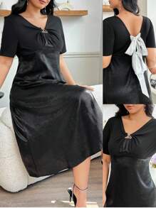 Modelyn Große Größen Kleid mit Metallschnalle, Schleife, elegante romantische glänzende Stoffe, A-Linie