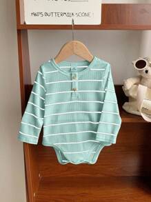 SHEIN 新生儿男女宝宝休闲趣味学院风百搭黑白条纹针织连体衣，柔软舒适，适合春夏穿着，室内外皆宜，秋冬季宝宝连体衣