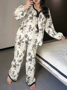 Dazy Plus Locker geschnittener Pyjama-Set mit Blume Muster und farblich abgesetzten Patchwork-Elementen, Nachtwäsche für Damen in Große Größen, Outfits, Herbstmode