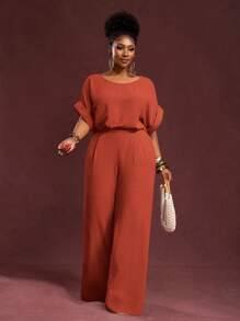 Veslaya 春夏新品，休闲通勤度假日常穿搭，纯色卡其色宽松落肩短袖圆领口袋上衣搭配超长直筒裤，梭织纹理面料，女士加大码两件套 - 紅木色 - 查看 6