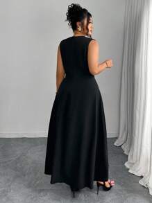 Modelyn Váy chữ A cổ tròn màu đen họa tiết hoa 3D màu hồng cỡ lớn - Nhiều màu - Xem 2