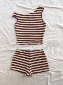 Soleia Bộ 2 chiếc áo len dệt kim sọc đỏ và trắng cổ bất đối xứng dành cho nữ mùa xuân/hè bó sát và quần short bó sát cạp siêu thấp, thích hợp cho tiệc tùng, giáng sinh, ngày lễ tình nhân, hẹn hò, bãi biển, du ngoạn, lễ hội hóa trang, lễ Phục sinh - Nhiều màu - Xem 2