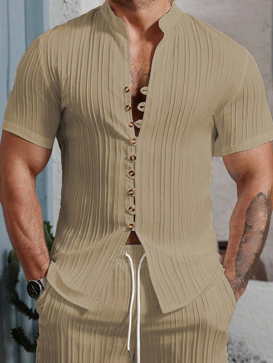 Manfinity Homme 男士休闲卡其色半透视上衣，纽扣闭合，常规下摆设计 男士休闲短款 男士休闲上衣和下装 - 卡其色 - 查看 1