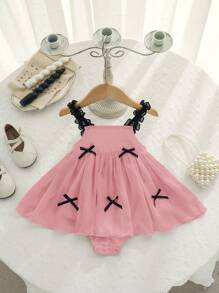 新生女宝宝可爱优雅夏季粉色蝴蝶结肩带连体衣 - 彩色 - 查看 2