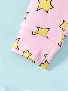 LE PETIT PRINCE X SHEIN Ensemble pyjama avec t-shirt à manches longues décontracté et polyvalent avec motif graphique de personnage de dessin animé de jeune fille et motif rose, et pantalon imprimé d'étoiles