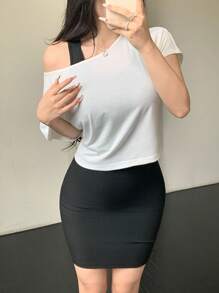 SHEIN LUNE 白色短袖上衣，不對稱領口設計，和黑色無袖卡米洋裝，夏季休閒2件套裝 - 黑與白 - 查看 6