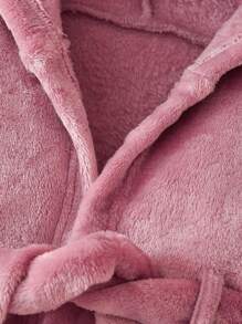 SHEIN Playful Pals 新生儿休闲可爱针织法兰绒纯色连帽长袖连帽衫，3D耳朵设计，笑脸刺绣前开长袍配腰带，柔软舒适的家居服 - 粉色 - 查看 8