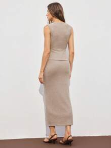 ATUI Studio 女式简约修身无袖上衣和直筒裙套装 2 件套女裙套装、商务休闲女装、女士办公室服装、秋季服装、复古风女装、背心和裙子套装、女式裙子套装、罗纹针织裙套装 - 卡其色 - 查看 2