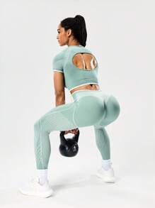 SHEIN Sports 2件套女士户外休闲短袖上衣和紧身裤运动套装健身套装 - 綠色 - 查看 1