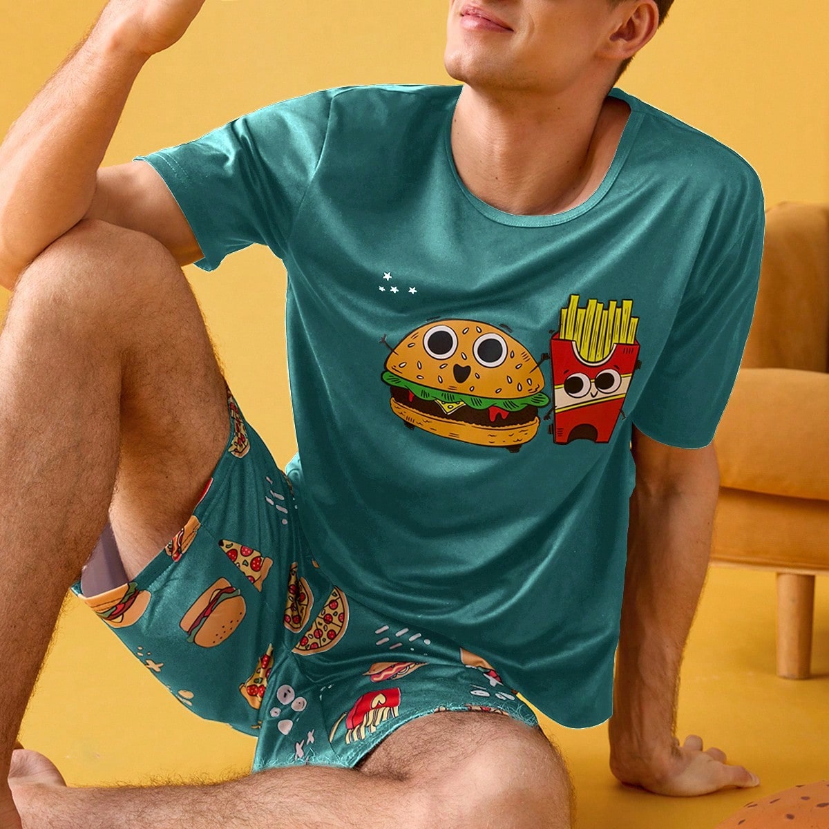 Camiseta y pantalones cortos con estampado divertido de comida rápida estadounidense, como hamburguesa, papas fritas, pizza y hot dog. Conjunto de pi