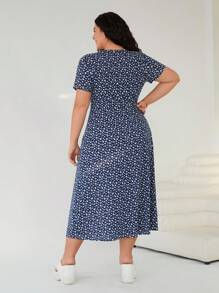 Solflare Plus Size Ditsy Floral V-Neck Casual Mini Dress, Minimalist & Fashionable For Daily Wear For Summer,Beach Dress Sundress,Holiday Outfits Boho