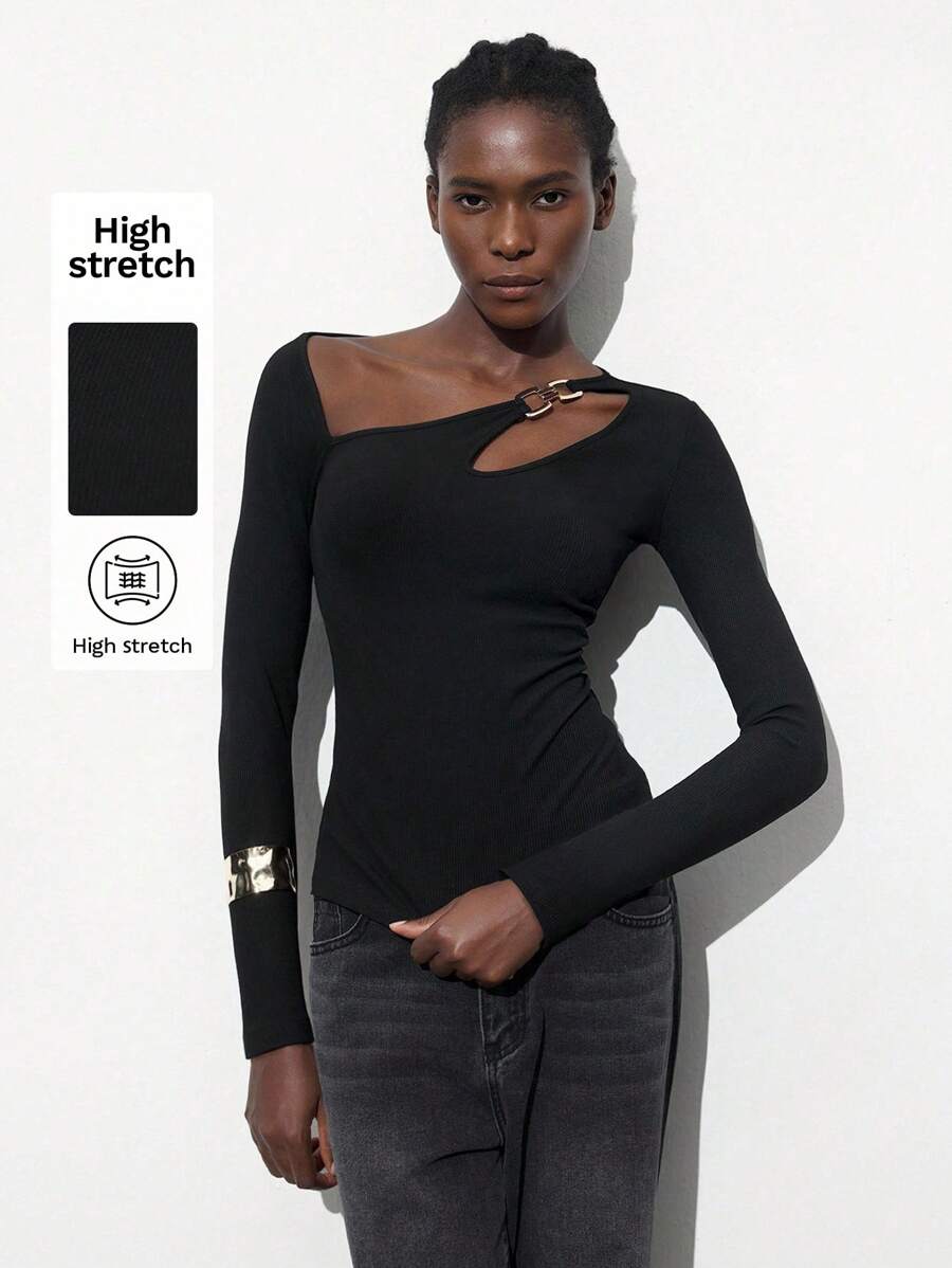 Maija Camiseta de manga larga asimétrica con cuello negro, decoración de metal hueco, ajustada, de unicolor, asimétrica, hueca, versátil, casual, sexy, adecuada para festivales de música