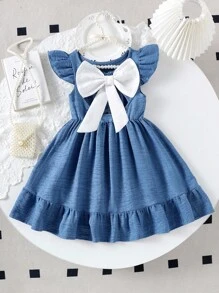 SHEIN Elladie kids 女童优雅印花圆领荷叶袖露背蝴蝶结装饰腰部荷叶边下摆休闲时尚连衣裙，适合度假旅行，夏季女童蝴蝶结连衣裙，小女孩蓝色连衣裙，蝴蝶结露背连衣裙，荷叶边连衣裙，夏季连衣裙，小女孩蓝色夏季连衣裙，大蝴蝶结连衣裙，荷叶边吊带连衣裙 - 藍色 - 查看 3