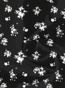 EMERY ROSE Ropa de mujer talla grande Estilo casual diario y vacacional Blusa suelta con escote en V, mangas cortas y estampado floral en blanco y negro para el verano