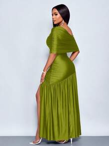 SOLERSUN 春夏女装性感派对休闲度假棕色亮面面料单肩聚拢露肩领前开衩褶边针织长裙