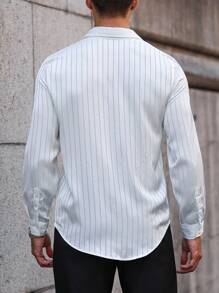 Manfinity Bizformal 男士条纹长袖单排扣口袋休闲宽松衬衫男白色条纹衬衫白色条纹衬衫男男士白色细条纹衬衫男条纹衬衫白色细条纹衬衫男白色 - 白色 - 查看 2