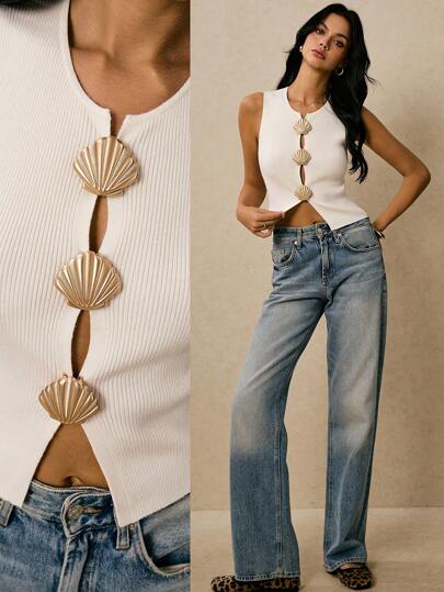Poéselle White Knit Vest,Gold Shell Buckle Decoration,Women's Solid Color Metal Decor Crew Neck Casual Sleeveless Knit Vest  Seashell Top Women Sleeveless Tops Summer Tops Knit Tops Buckle Top,Simple And Fashionable, Old Money Style, Suitable For Daily Wear, Going Out, Commuting, Dating, Holidays, Etc.,Poeselle