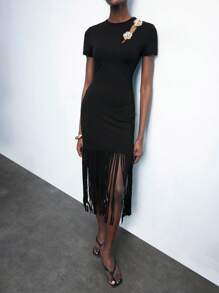 Maija Váy mùa hè màu đen dành cho nữ, cổ tròn có họa tiết hoa vàng ở vai, dáng ôm vừa vặn, tay ngắn, viền tua rua bồng bềnh, thời trang thanh lịch gợi cảm cho ngày lễ, kỳ nghỉ, lễ hội âm nhạc và phong cách cổ điển - màu đen - Xem 3