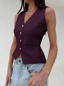 Aloruh 优雅V领纯色简约秋冬针织背心毛衣，搭配现代金属纽扣