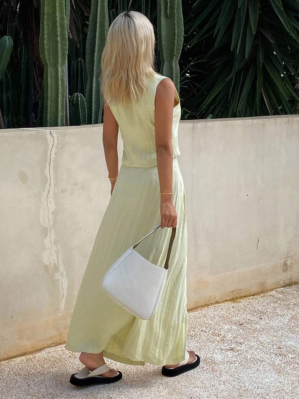 2pcs Women Solid Color Fitted Sleeveless V-Neck Vest & A-Line Split Hem Skirt Casual Suit, Autumn Lounge Sets For Women