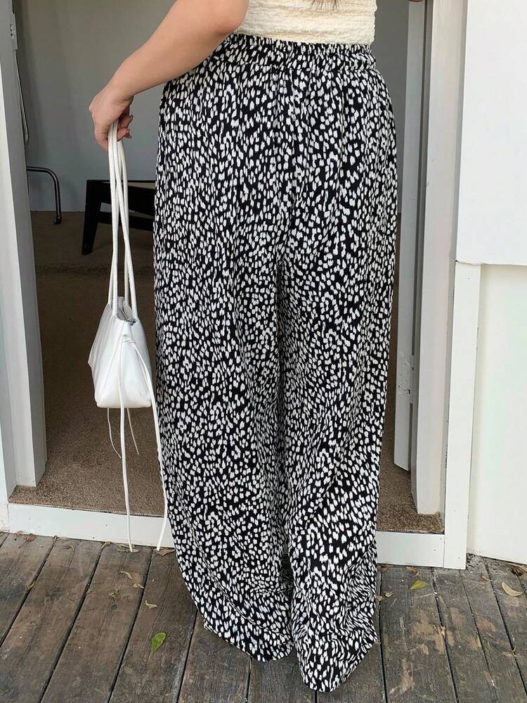 Dazy Plus Plus Size Women Loose Straight Leg Casual Pants With Drawstring Waist And Floral Design Fall Vacation Outfits Women