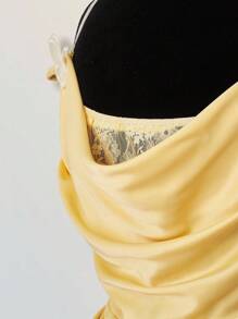 SHEIN ICON 2 件套女士蕾丝蝴蝶刺绣上衣和泡泡下摆短裙，合身 - 黃色 - 查看 5