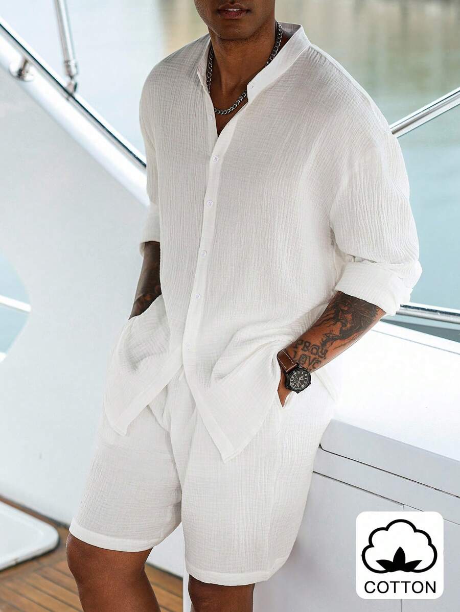 Manfinity Homme 轻盈棉质男士衬衫和短裤，宽松版型，适合夏日穿着，白色两件套沙滩装，复古舒适服装 - 白色 - 查看 1