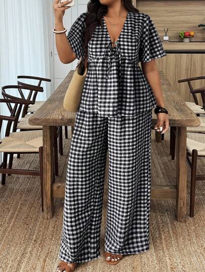 EMERY ROSE Plus Size Plaid V-Neck Loose Ruffle Trim Short Sleeve Shirt & Pants 2 Pieces Set