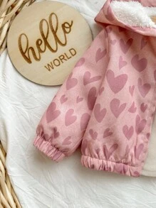 SHEIN Giacca con cappuccio in pile rosa a forma di cuore per neonata, adatta per l'autunno/inverno