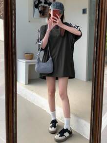 DAZY 女士丝带装饰蝴蝶结刺绣宽松短袖T恤超大T恤 - 黑與白 - 查看 5