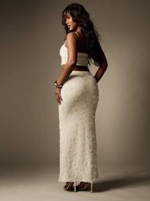 MISSGUIDED 华丽亮片两件套露脐上衣和长裙套装，适合晚宴、节日、婚礼、舞会等场合。 - 米色 - 查看 2