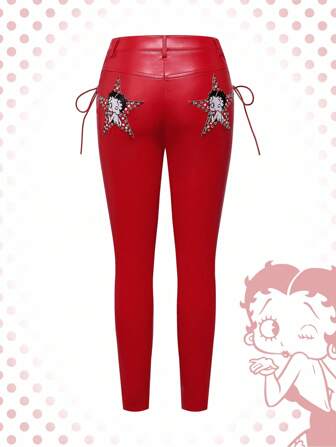 Betty Boop | ROMWE Pantaloni in pelle PU rossi, skinny, con cinturini a rivetti, grafica con stelle e personaggi a fumetti, abbigliamento motociclista e streetwear sexy