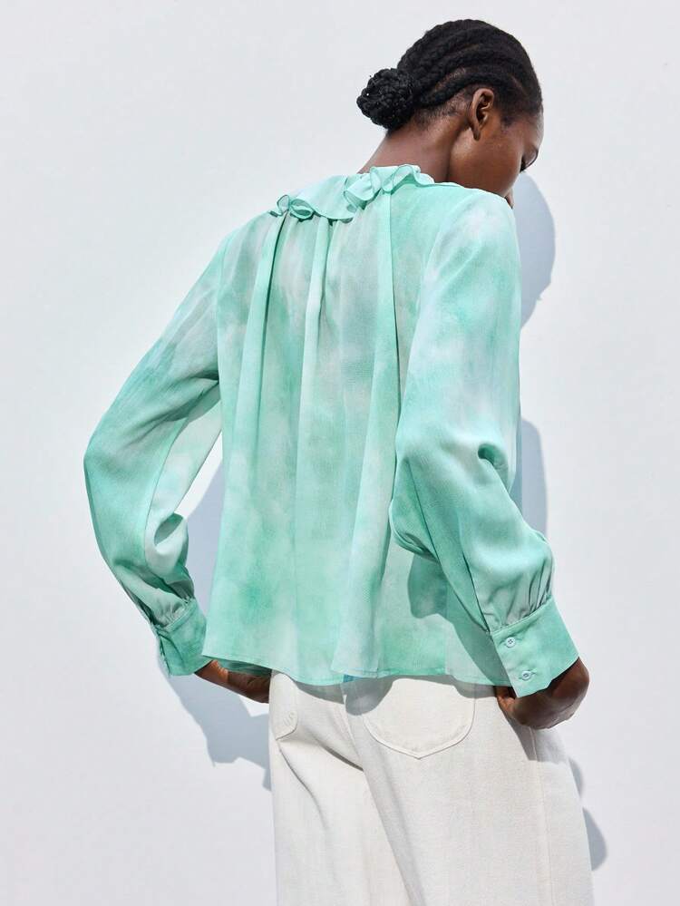 SHEIN Maija 여성 민트 그린 디지 플로럴 캐주얼 블라우스, 다용도 여름 의류, 보헤미안 스타일, 루즈핏 브이넥, 드롭 숄더, 긴 플레어 소매, 러플 트림, 플로럴 패턴, 해변 휴가 우아한 디자인