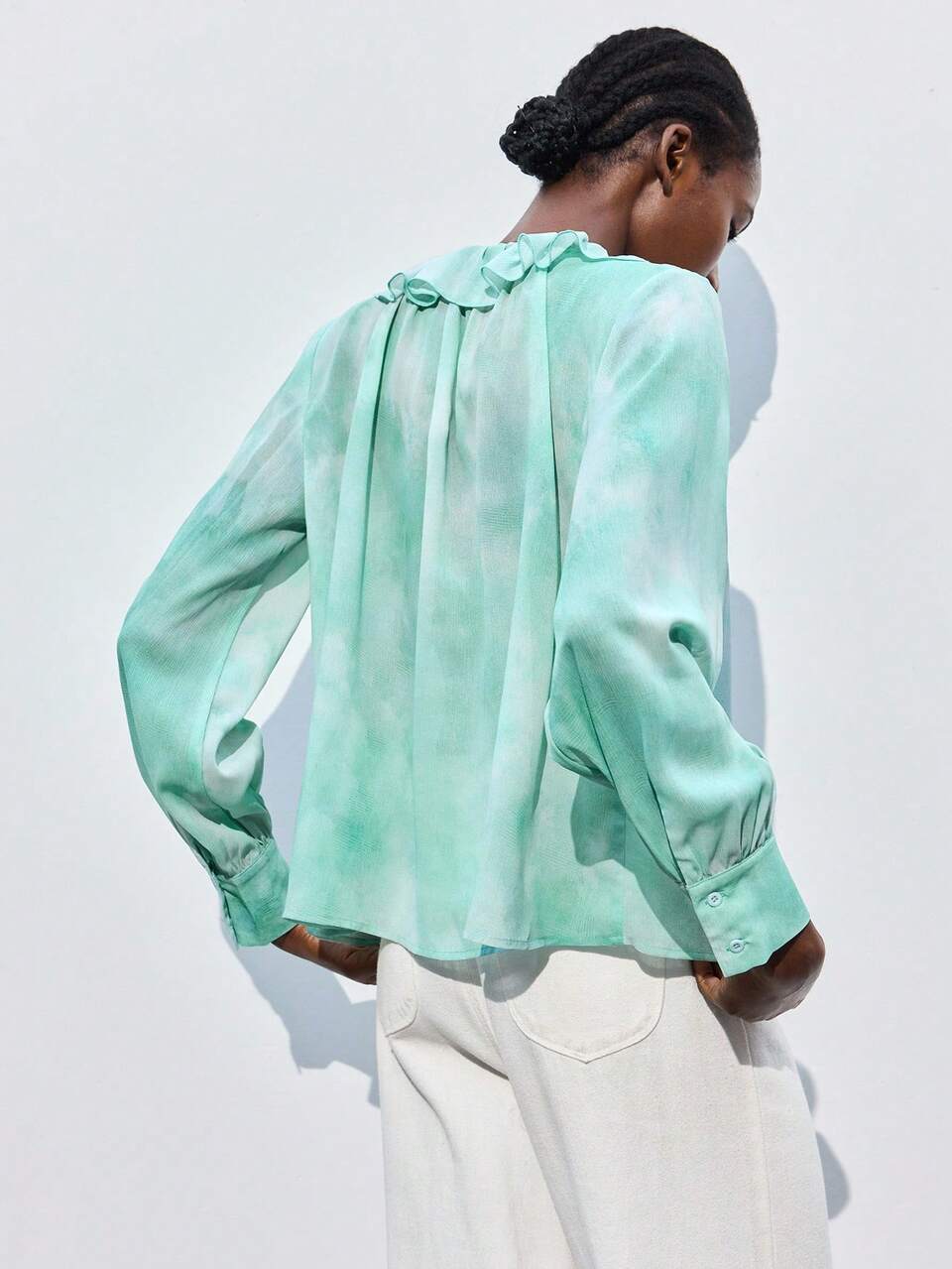 SHEIN Maija Women's Mint Green Ditsy Floral Casual Blouse,Boho Elegant Vacation Holiday Autumn V-Neck Loose Long Flare Sleeve Ruffle Trim Beach Holiday Tops