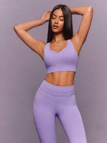 GLOWMODE خزان رياضي ذو رقبة على شكل V وظهر سباق من FeatherFit™-Sculpt، دعم متوسط للتمارين والجيم