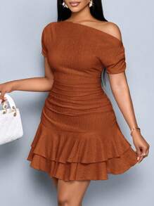 SOLERSUN 女士优雅派对日间杏色针织不对称领口长袖褶皱双褶迷你连衣裙 - 鏽棕色 - 查看 4