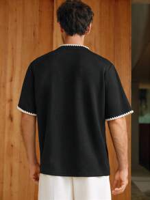 Manfinity BRENVOR Camiseta decorativa de hombre con concha bordada negra