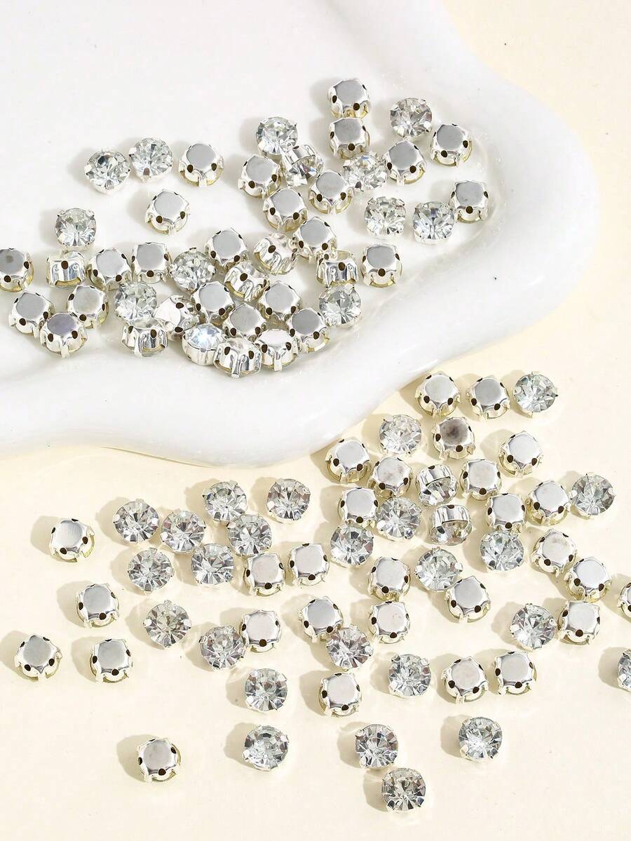 Silber + klare Steine 3mm-8mm runde Form glänzende handgefertigte Glas Nähkristall handgenähte Strass Dekorationsperlen mit flachem Rücken und Löchern, Glitzersteine Edelsteine DIY Accessoires zum Aufnähen auf Kleidung, Kleider, Taschen, Schuhe, Broschen, Ohrringe, Handwerksarbeiten