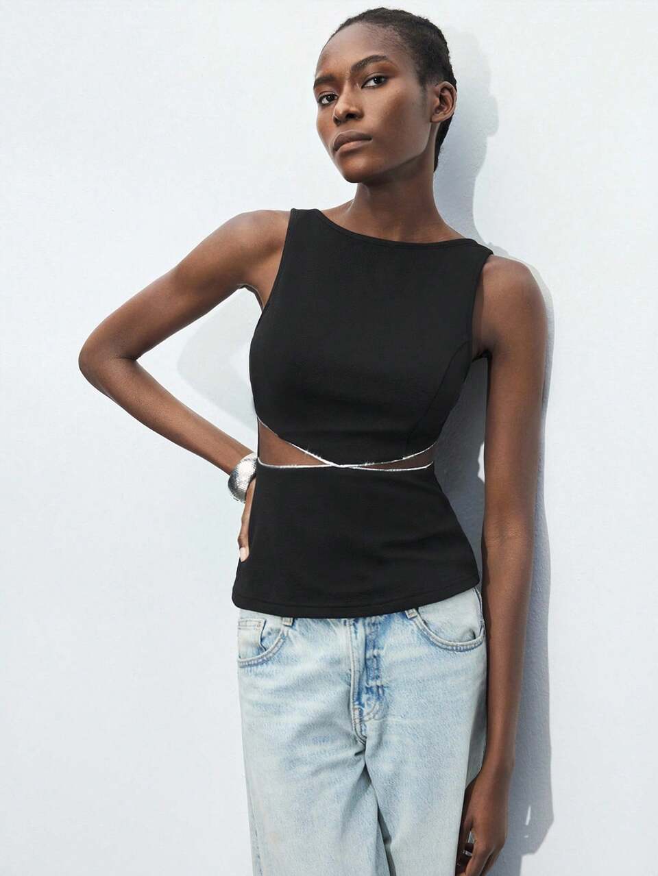 SHEIN Maija Women's Black Sleeveless Crew Neck Top,Cutout Waist Silver Decor,Seksi Chic Night Out Tops,Autumn Elegant Urban Music Festival Rave