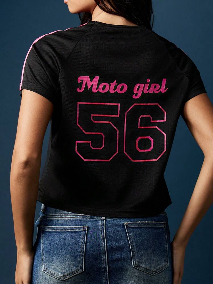 MISSGUIDED Krótki T-shirt wyścigowy z grafiką liczbową i różowymi paskami