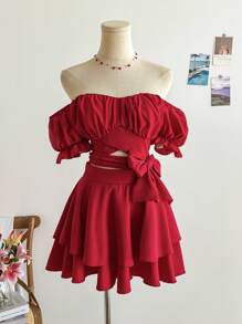 Soleia 女式夏季优雅露肩荷叶边褶饰扭花短款上衣和多层下摆迷你裙两件套套装 - 酒紅色 - 查看 5
